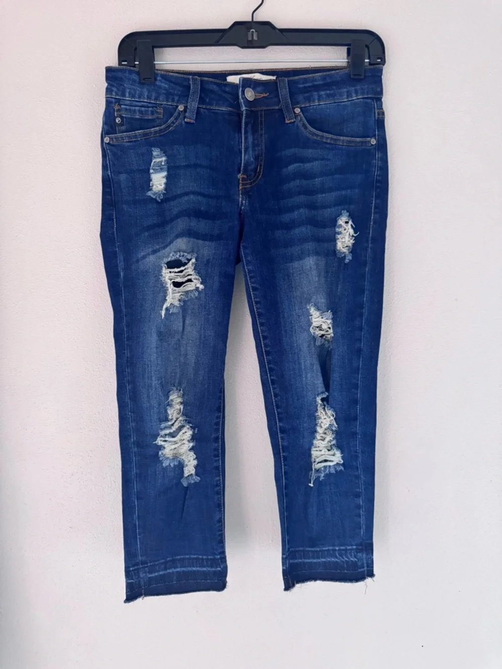 Kancan Size 5/26 Distressed Mid-Rise Women’s Capri Denim - Dark Blue - Picture 2 of 9